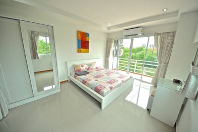 Beach and Mounteen By Pattaya Capital Property Beach and Mounteen By Pattaya Capital Property